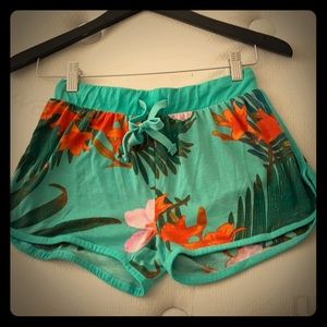 Cute tropical shorts!